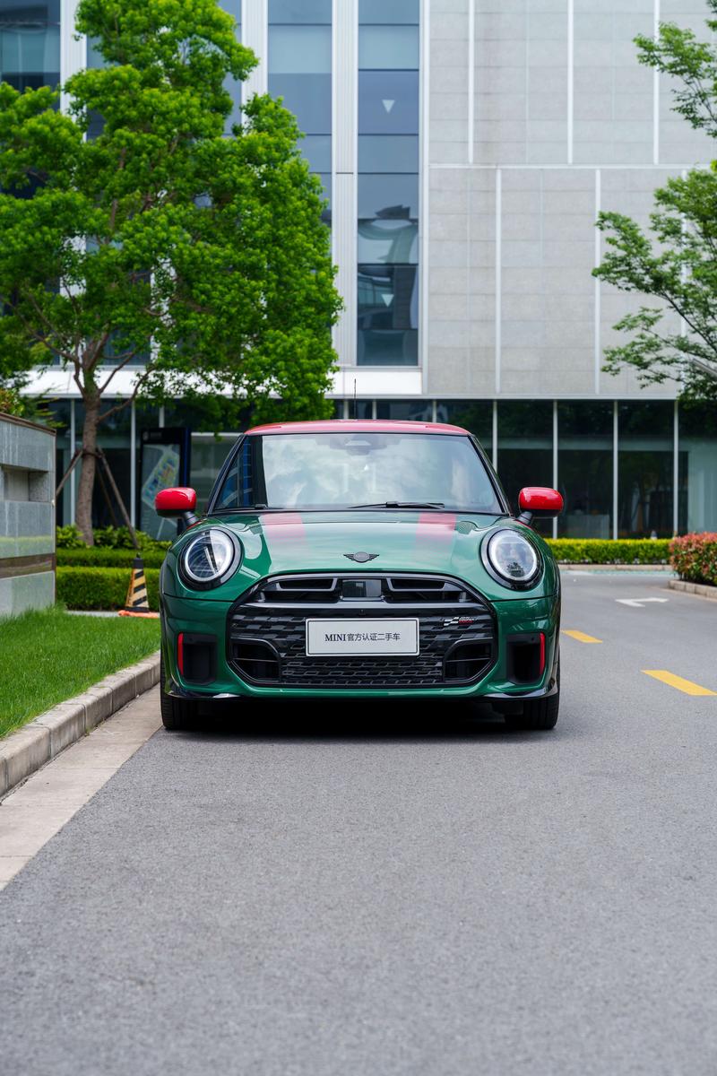 Mini Mini JCW, 2025 — фото 2 из 10