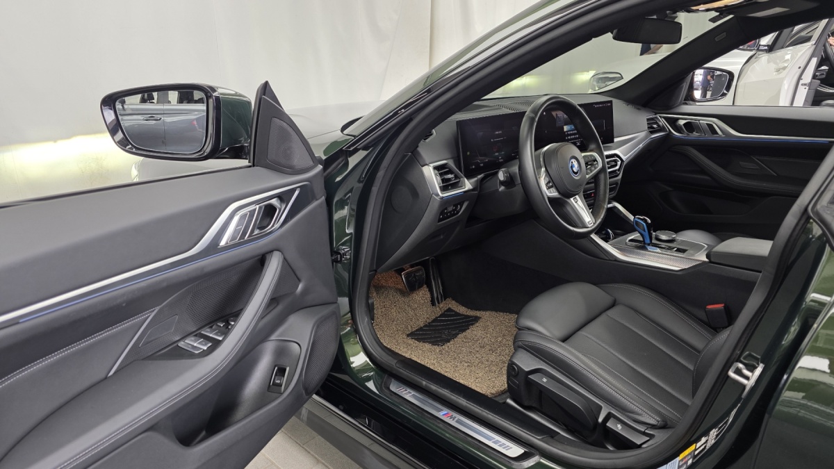 BMW i4, 2022 — фото 9 из 12