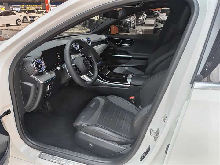 Mercedes-Benz C-Class, 2024 — фото 7 из 9