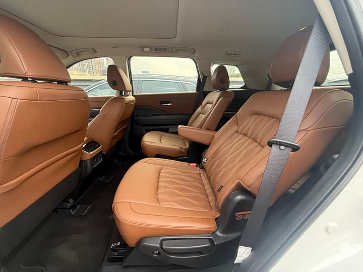 Nissan Pathfinder, 2023 — фото 6 из 9