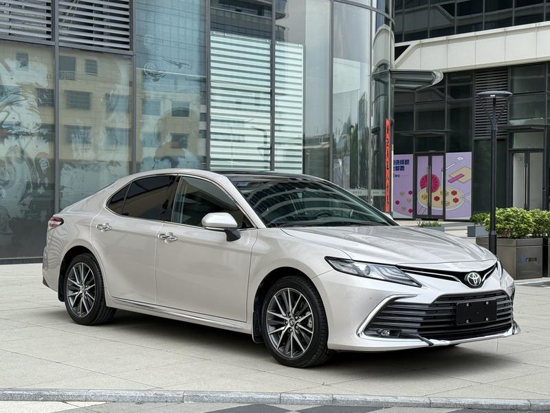 Toyota Camry, 2023 — фото 3 из 12