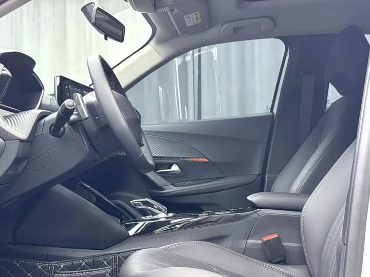 Peugeot 2008, 2023 — фото 4 из 9