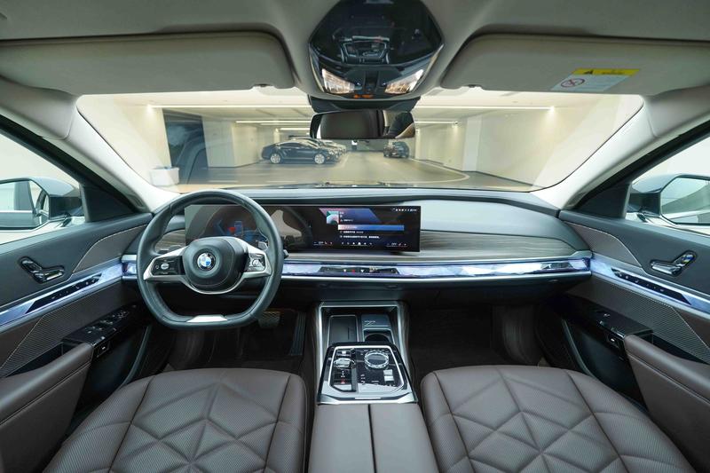 BMW 7 Series, 2024 — фото 7 из 12