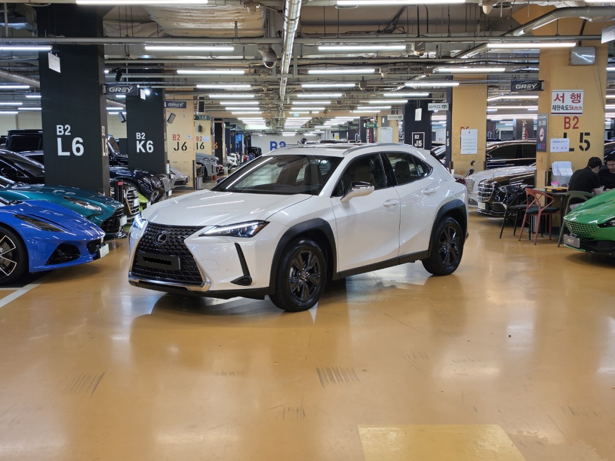 Lexus UX, 2025 — купить в Орле под ключ