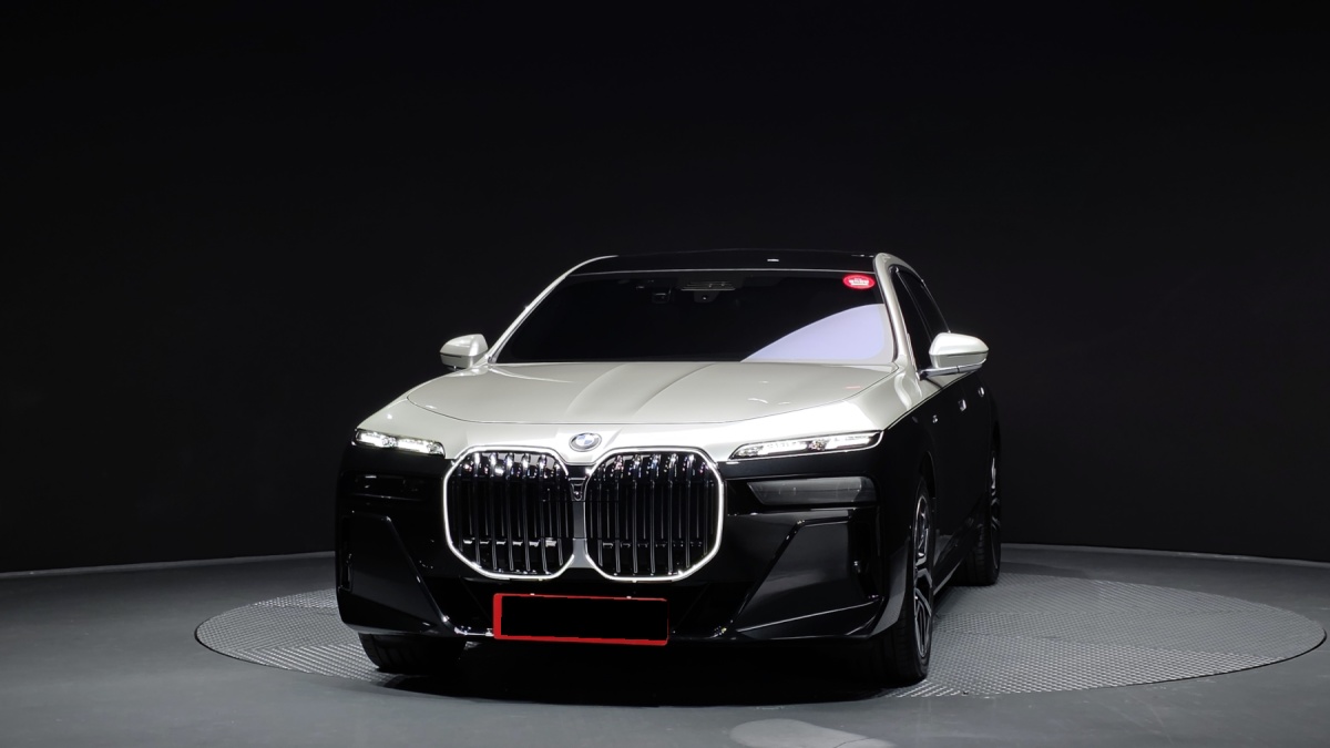 BMW 7 Series, 2025 — фото 3 из 12