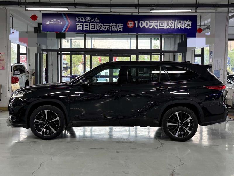 Toyota Crown Kluger, 2022 — фото 4 из 11