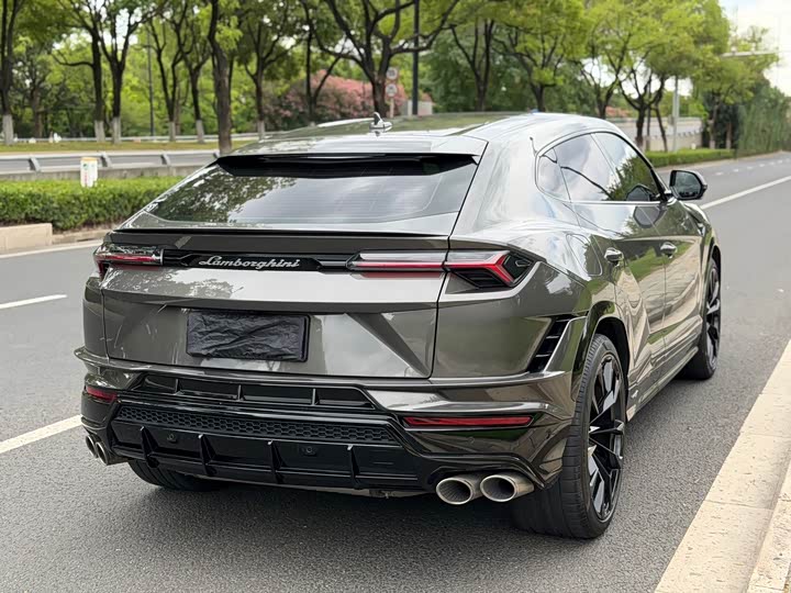 Lamborghini Urus, 2023 — фото 5 из 9
