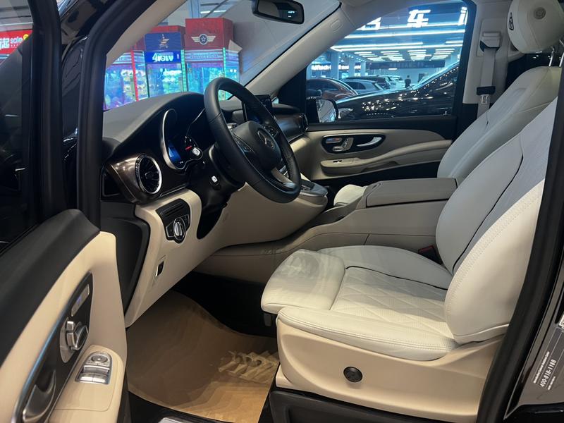 Mercedes-Benz V-Class, 2024 — фото 10 из 12