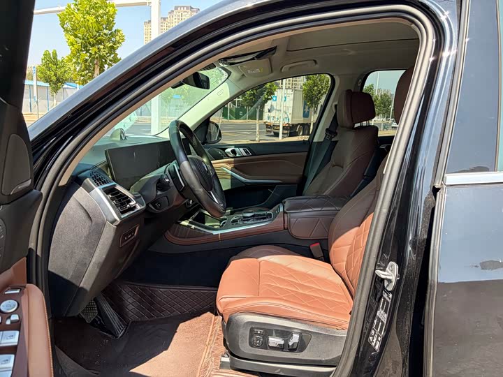 BMW X7, 2024 — фото 4 из 9