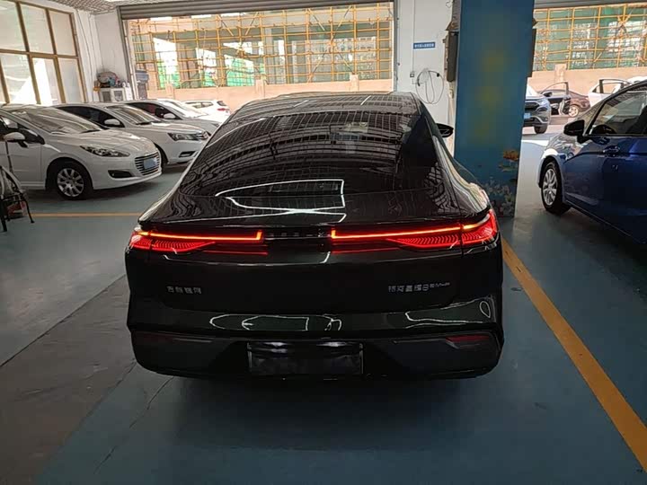 Geely Galaxy Starshine 8 EM-i, 2025 — фото 6 из 9