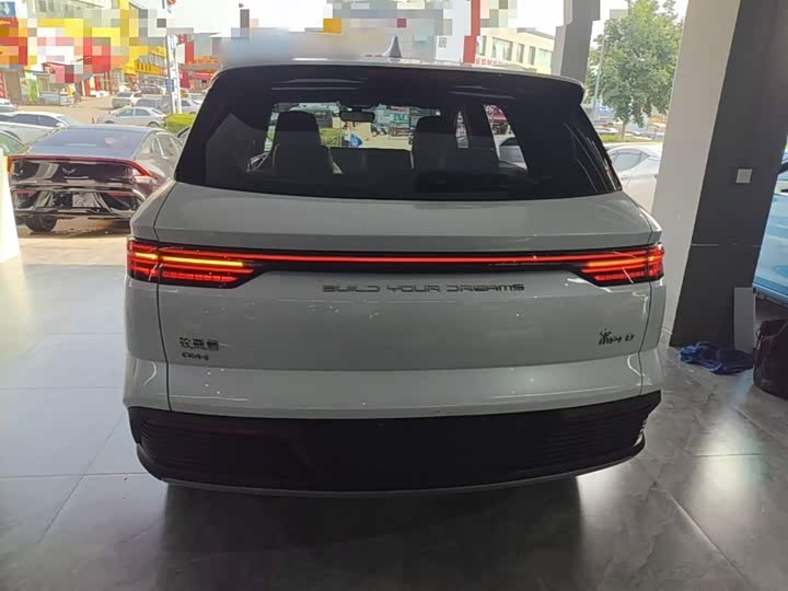BYD Song Pro Hybrid, 2024 — фото 6 из 9