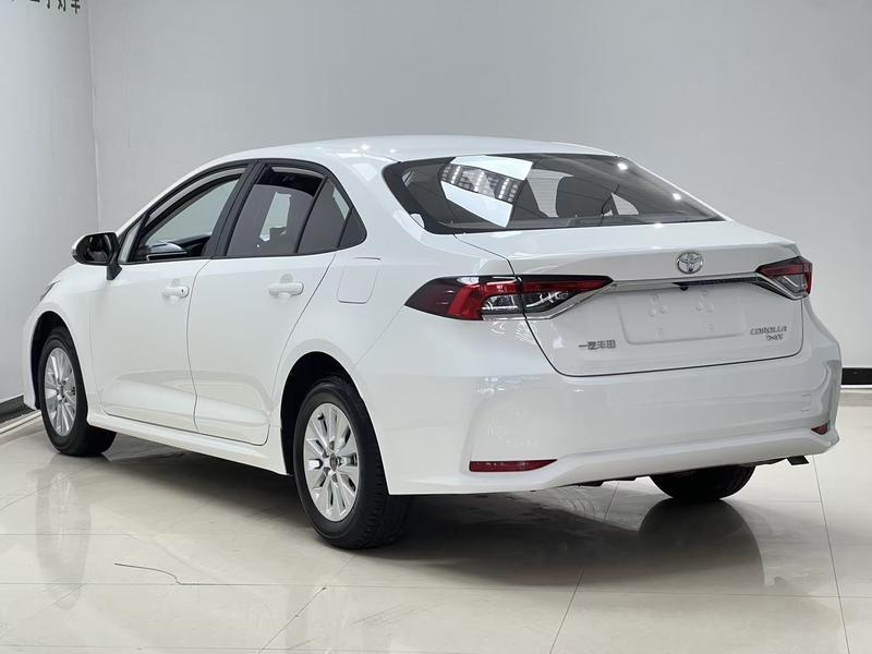 Toyota Corolla, 2023 — фото 4 из 12