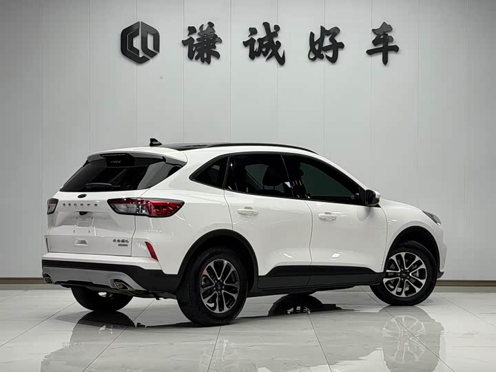 Ford Escape, 2023 — фото 5 из 9