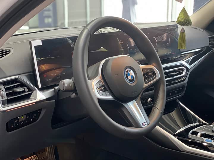BMW i3, 2025 — фото 8 из 9