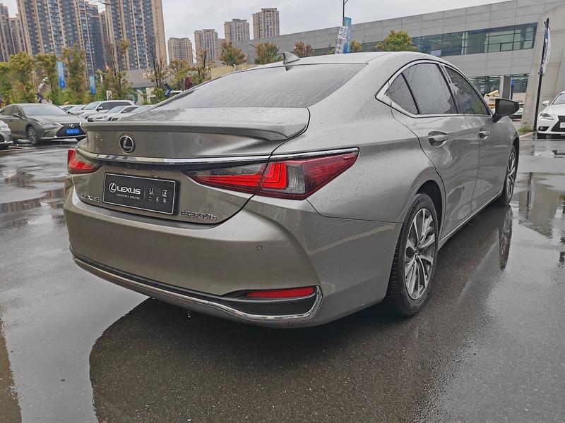 Lexus ES, 2024 — фото 3 из 10