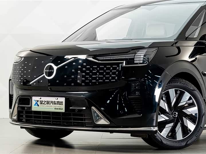 Volvo EM90, 2024 — фото 2 из 9