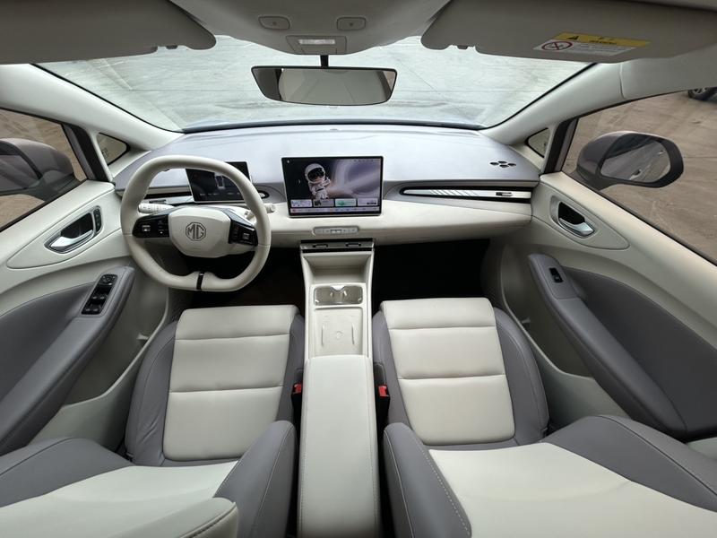MG Motor 4 EV, 2025 — фото 8 из 12