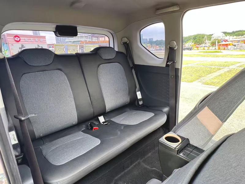 Wuling Mini EV, 2022 — фото 7 из 8