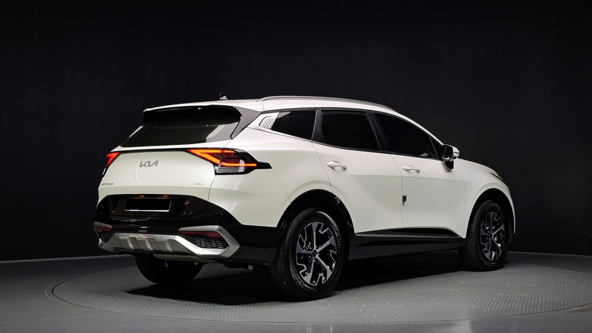 Kia Sportage, 2023 — фото 2 из 12