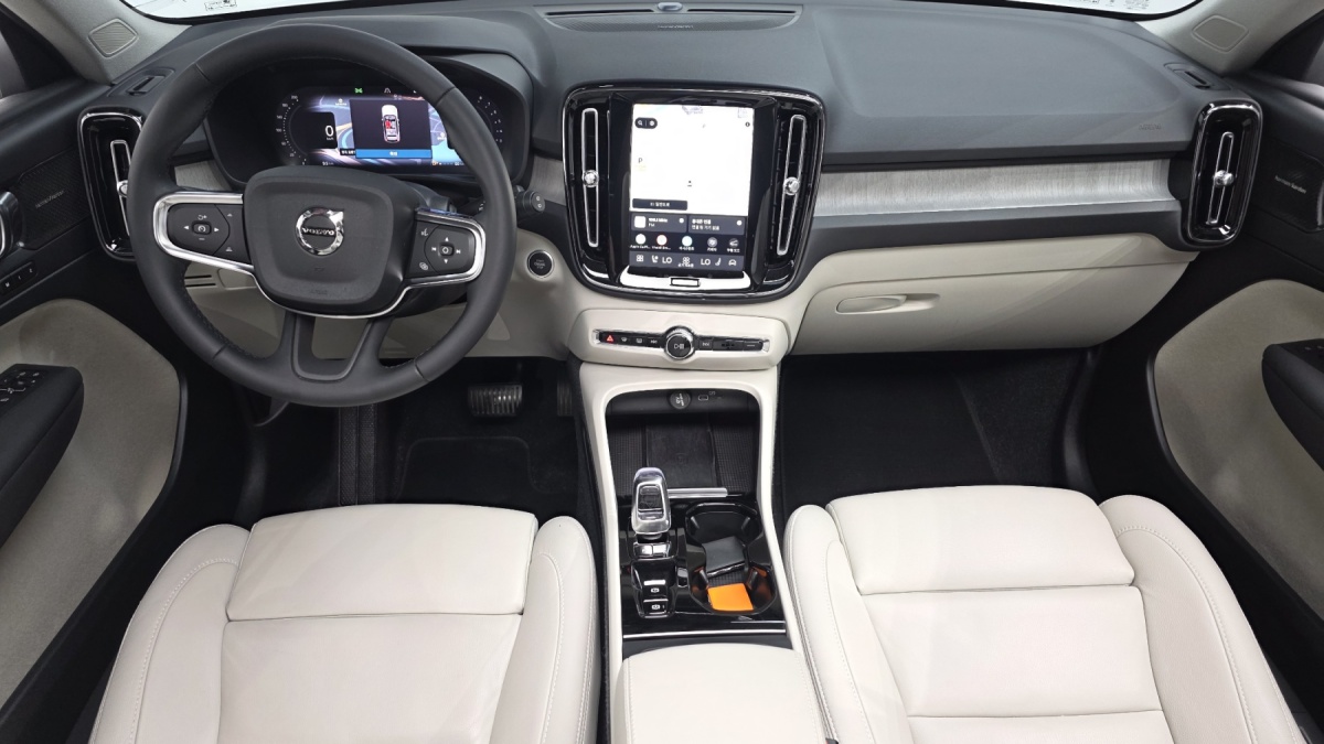 Volvo XC40, 2024 — фото 6 из 12