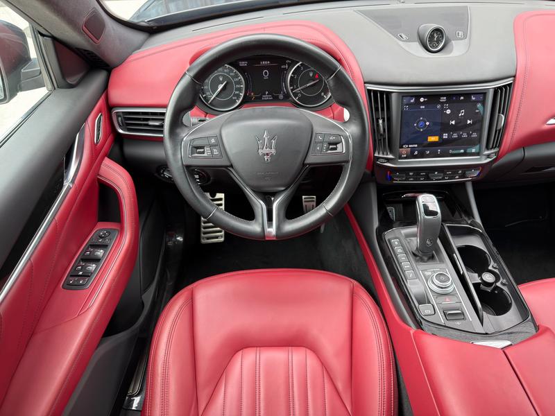 Maserati Levante, 2021 — фото 10 из 12