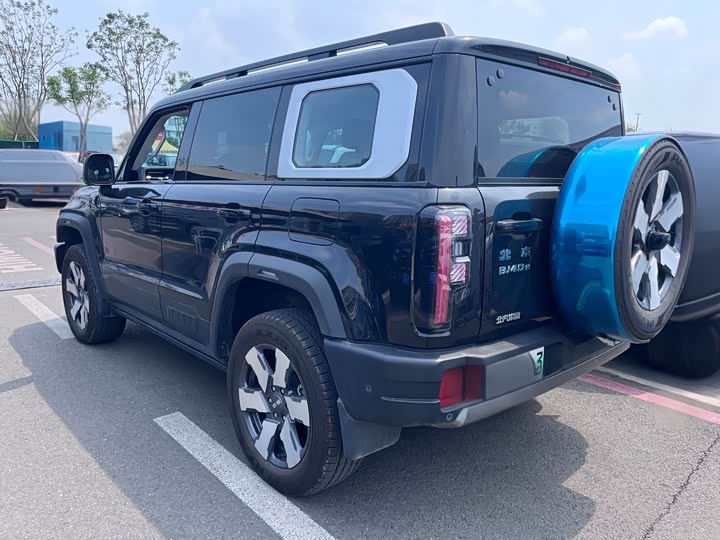 BAIC Beijing BJ40 Hybrid, 2025 — фото 6 из 9