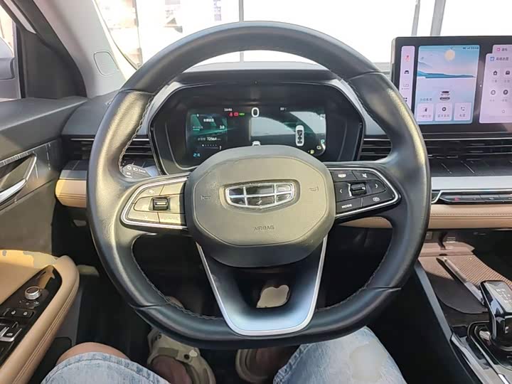 Geely Emgrand L Hi·P Hybrid, 2023 — фото 7 из 9