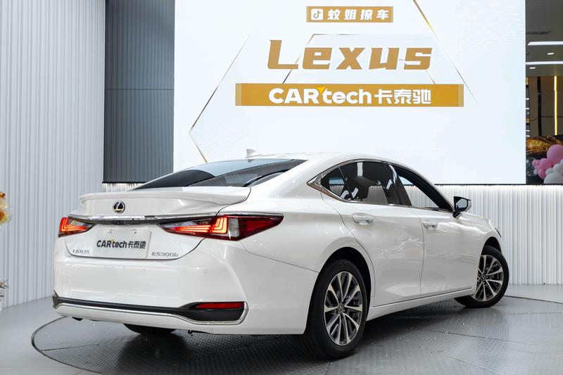 Lexus ES, 2024 — фото 6 из 12