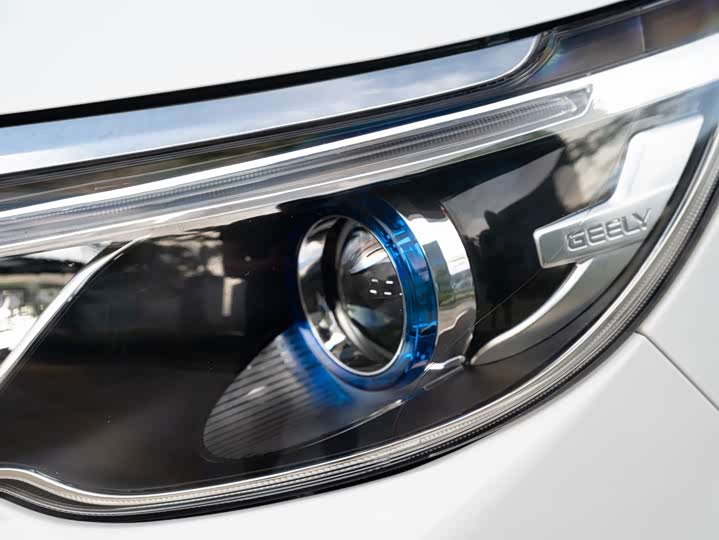 Geely Vision X3, 2021 — фото 6 из 9