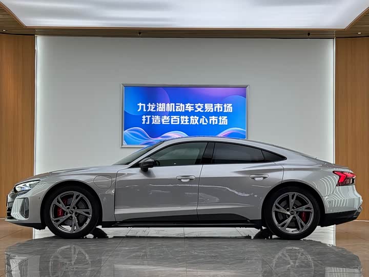 Audi e-tron GT, 2024 — фото 3 из 9