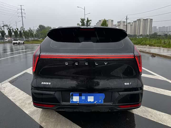 Geely Atlas L, 2025 — фото 8 из 9