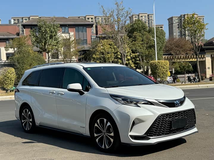Toyota Granvia, 2023 — фото 3 из 9
