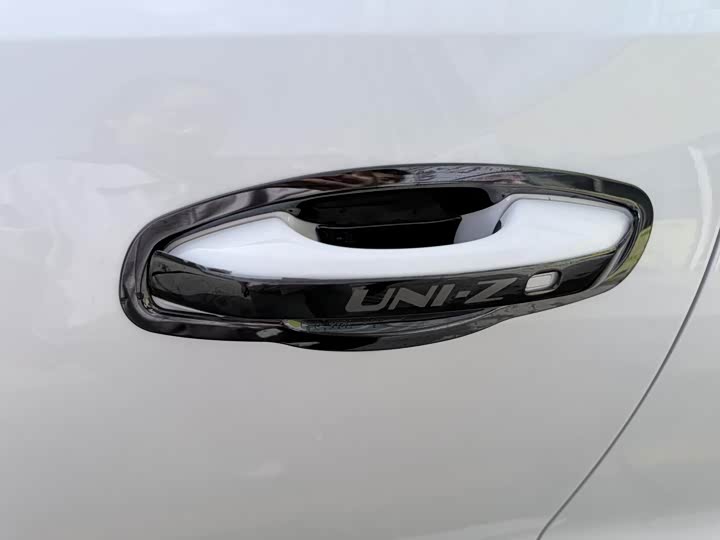 Changan UNI-Z Hybrid, 2025 — фото 8 из 9