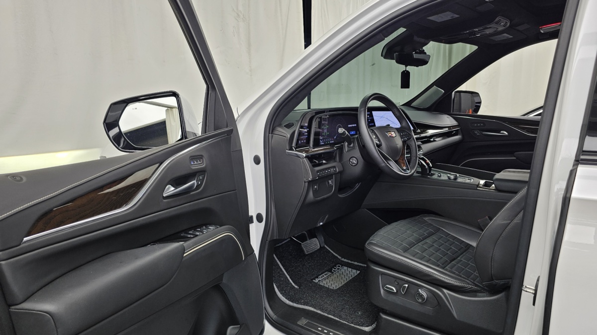 Cadillac Escalade, 2023 — фото 9 из 12