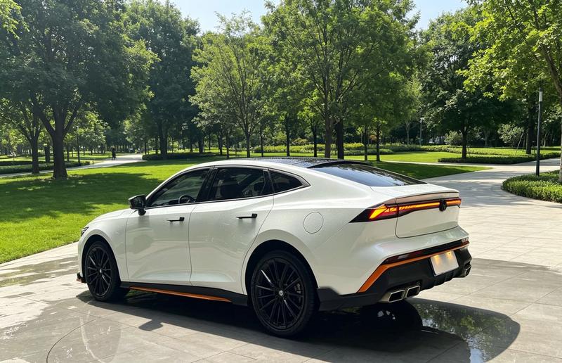 Changan UNI-V, 2023 — фото 5 из 11