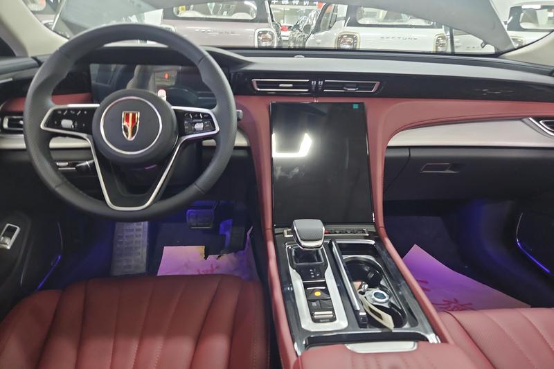 Hongqi H5 Hybrid, 2025 — фото 7 из 12