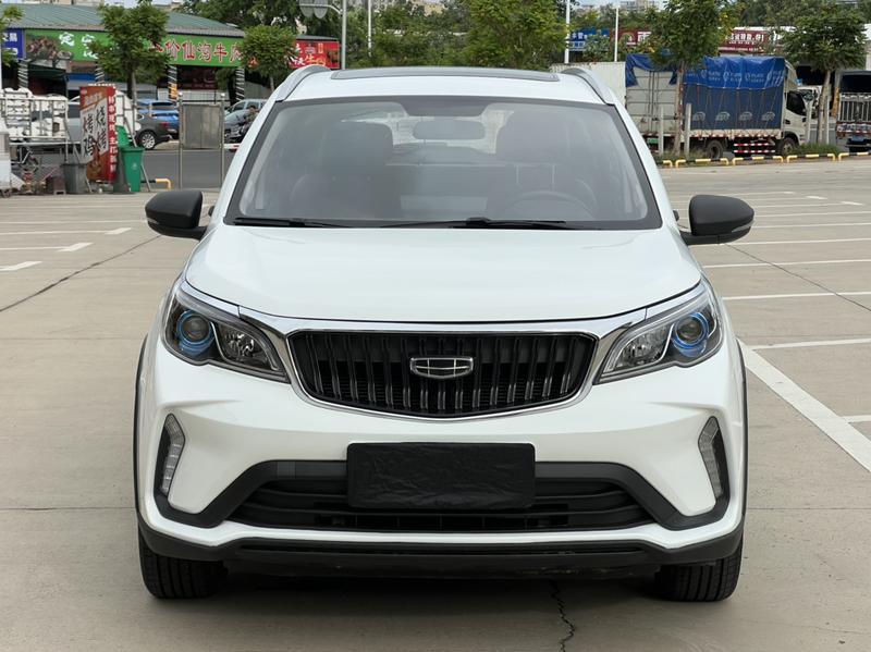 Geely Vision X3, 2022 — фото 2 из 12