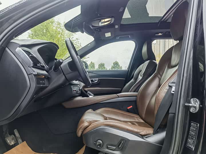Volvo XC90 Hybrid, 2023 — фото 9 из 9