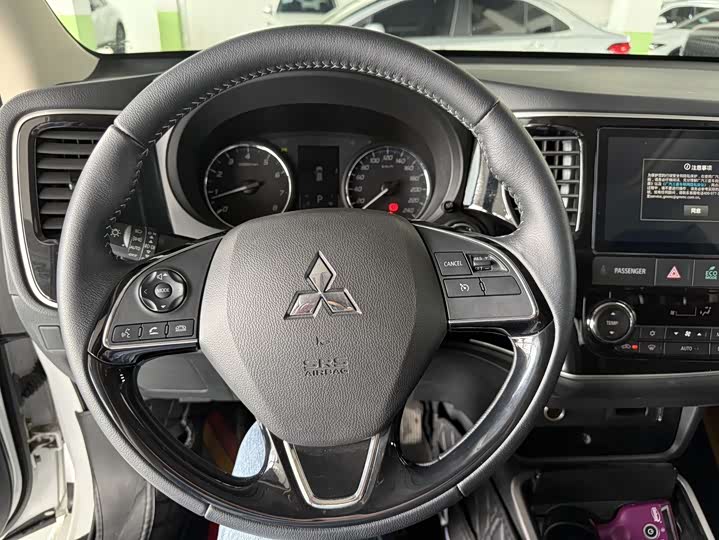 Mitsubishi Outlander, 2021 — фото 9 из 9