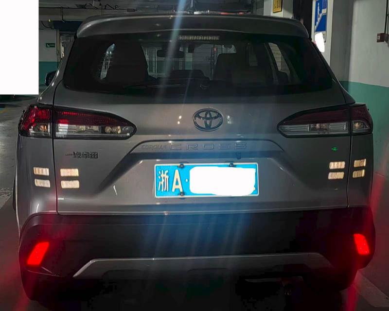 Toyota Corolla Cross, 2022 — фото 4 из 5
