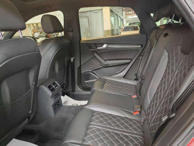 Audi Q5L Sportback, 2023 — фото 11 из 12