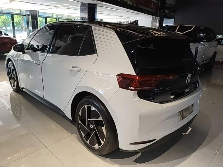 Volkswagen ID.3, 2023 — фото 5 из 9