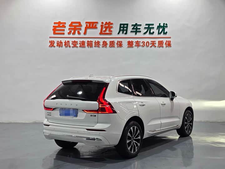 Volvo XC60, 2022 — фото 7 из 9