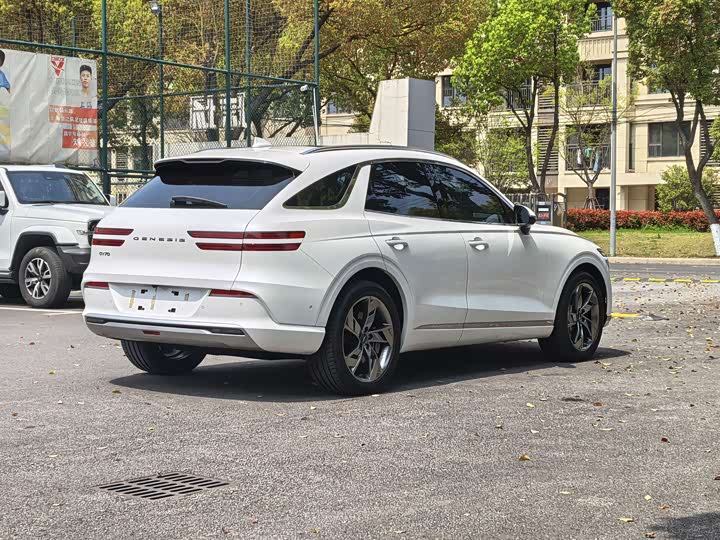 Genesis GV70 EV, 2024 — фото 5 из 9