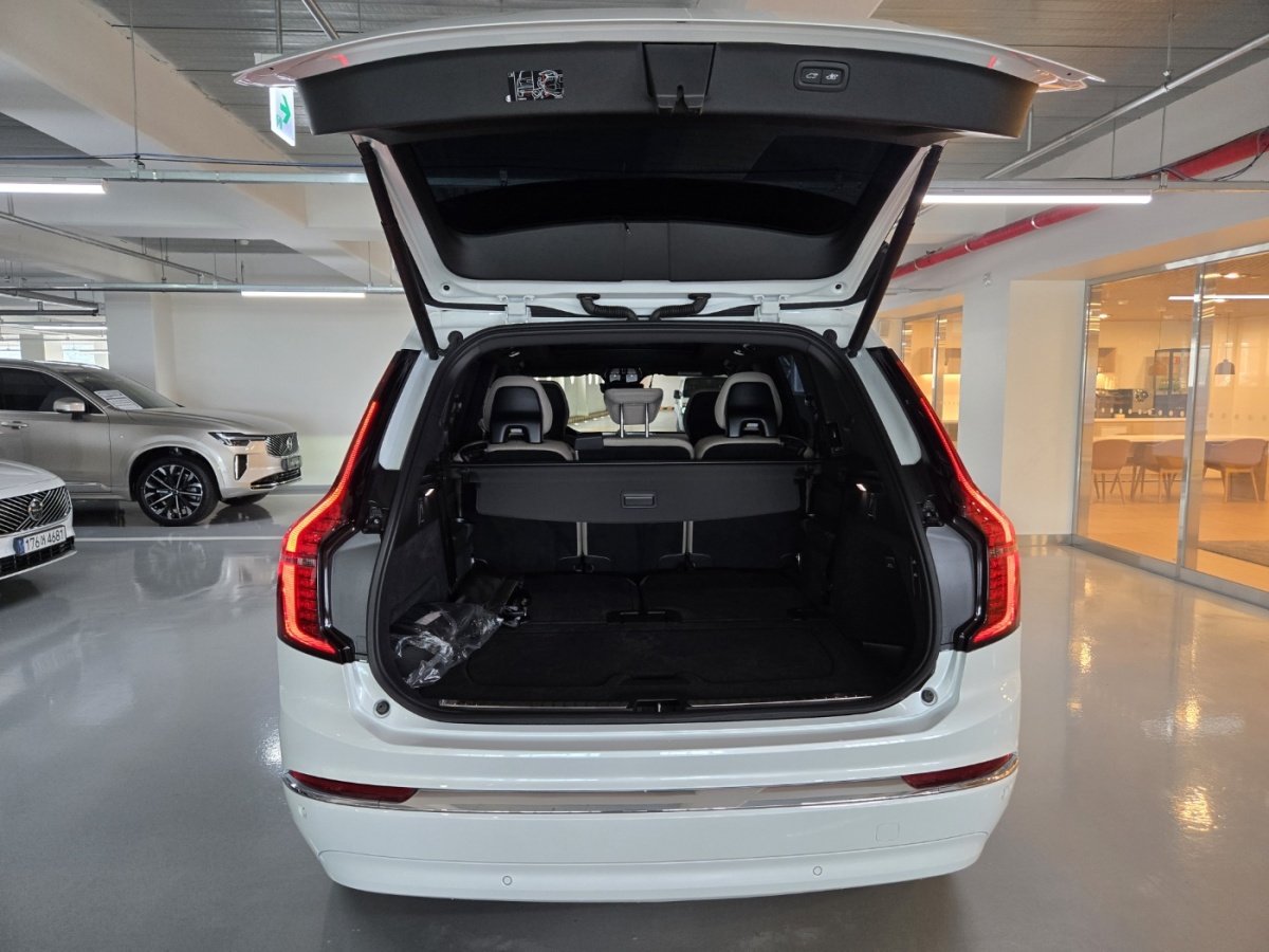 Volvo XC90, 2026 — фото 11 из 12