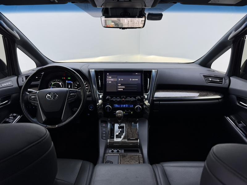 Toyota Alphard, 2022 — фото 7 из 12