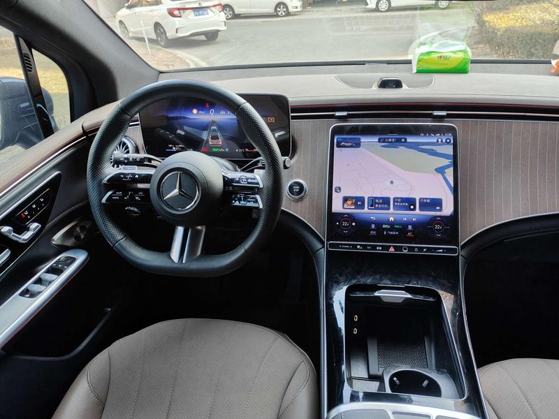 Mercedes-Benz EQE SUV, 2024 — фото 7 из 10