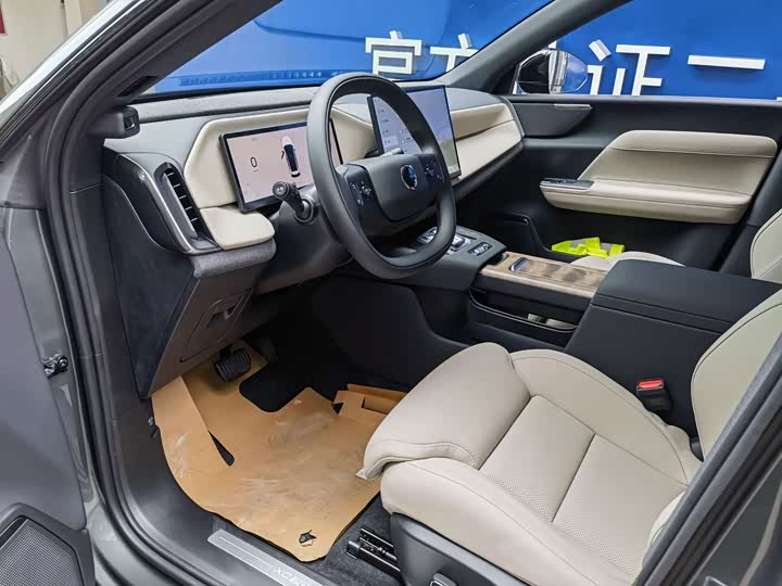 Volvo XC70 Hybrid, 2025 — фото 7 из 9