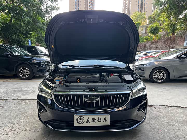 Geely Emgrand, 2022 — фото 4 из 9