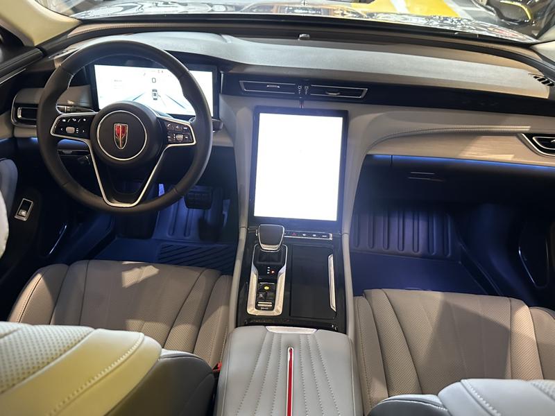 Hongqi H5 Hybrid, 2025 — фото 7 из 11